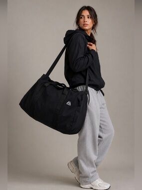 Everest XL 42” Black Duffel Bag NWT Oversized Travel Gym Weekender Carryall